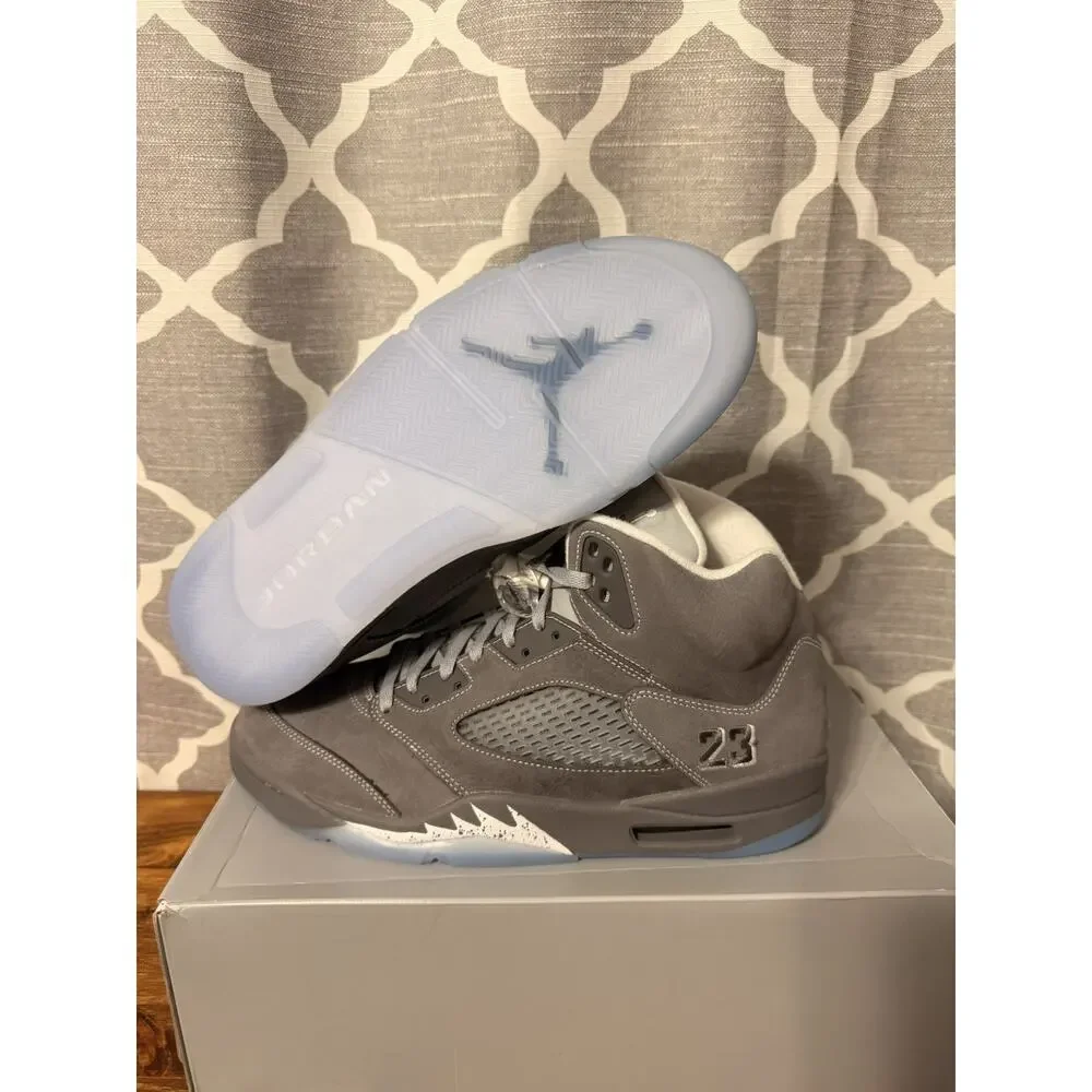 Nike Air Jordan 5 Retro Wolf Grey Size 13 DD0587-002 BRAND NEW AUTHENTIC